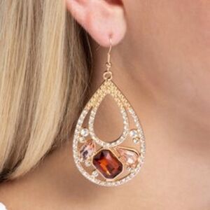 Elegant Goldtone and Amber-colored Teardrop Earrings NWT